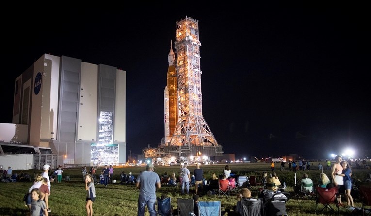 NASA-ina divovska nova mjesečeva raketa sprema se za prvo lansiranje