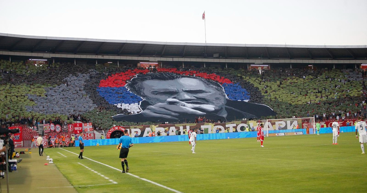L'Equipe: Srpski navijači odali su počast "Balkanskom mesaru" na najvećem derbiju
