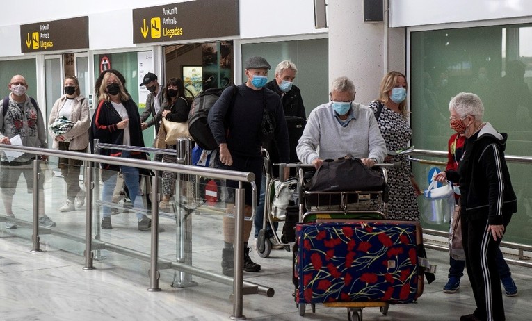 Španjolci će od putnika iz Hrvatske tražiti negativan test na koronu