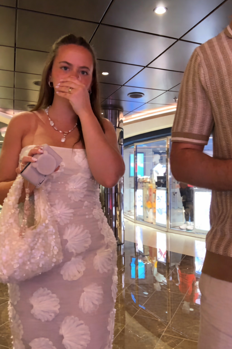 Influencerica odgovorila na uvredu strankinje: "Ako je ovo bucmasto, onda sam hot"