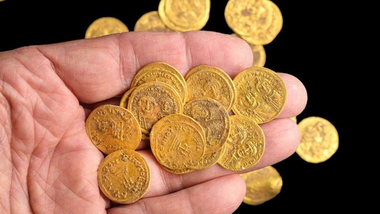 FOTO U rezervatu prirode u Izraelu nađeni zlatni novčići skriveni u 7. stoljeću