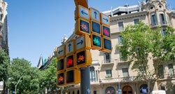 Kuda krenuti? Ljude u Barceloni zbunio "Tetris semafor" s čak 16 ekrana