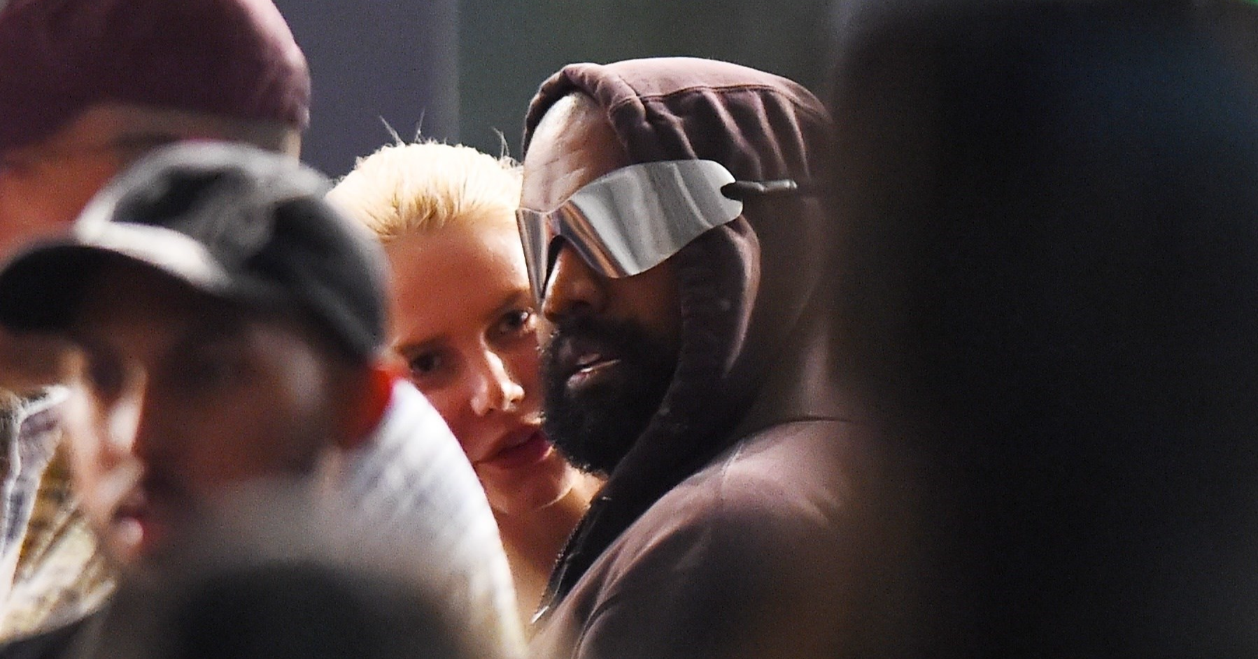 Kanye West na rođendanskoj zabavi posluživao hranu na golim ženskim tijelima