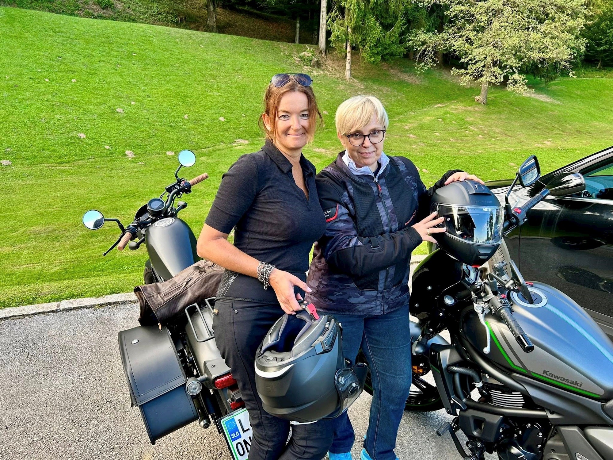 Predsjednica i ministrica Slovenije motorima otišle na sladoled, objavile fotke