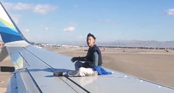 VIDEO Incident u zračnoj luci: Nepoznati muškarac se popeo na krilo aviona