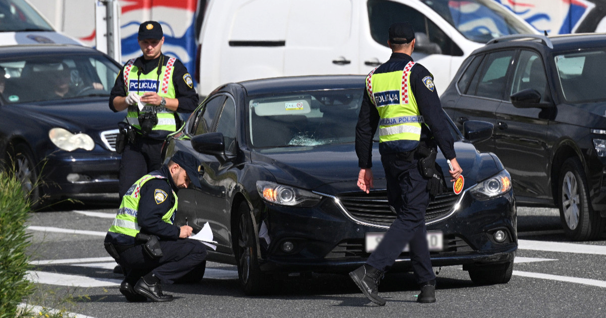 FOTO Auto udario 18-godišnjaka na pješačkom u Splitu. Prevezen je u bolnicu