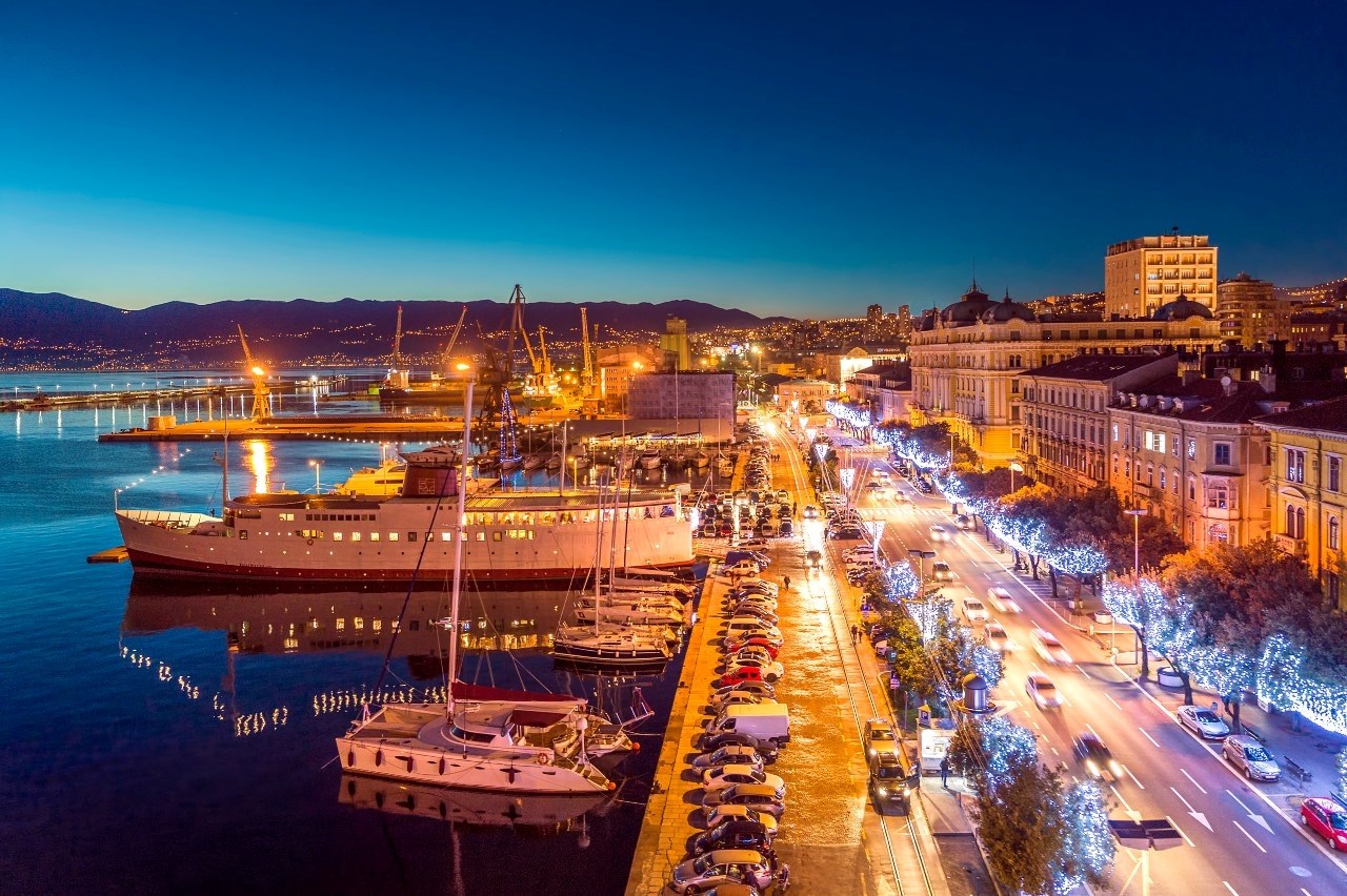 Ovaj grad ima čaroban Advent na moru, jeste li ga već posjetili?