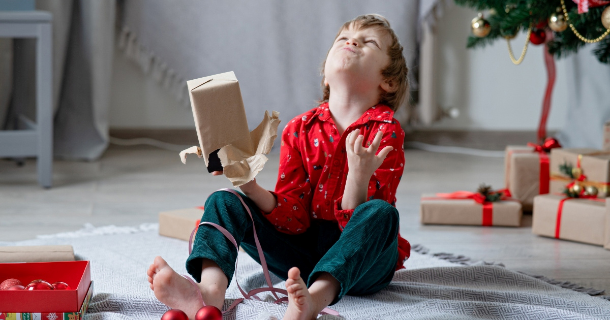 Psihoterapeut: Ljudi koji djeci kupuju previ&#x161;e poklona &#x10D;esto kasnije uo&#x10D;e 3 problema