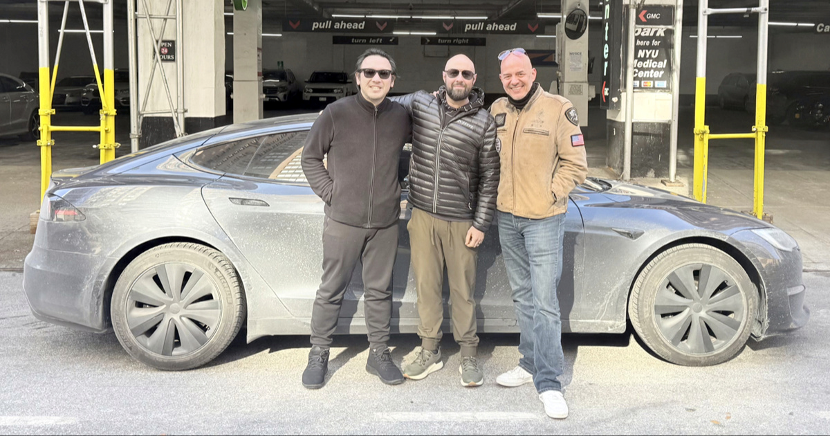 Tesla prvi put bez ljudske intervencije prešla SAD