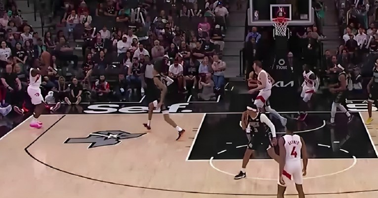 Raspon ruku mu je 240 cm. Pogledajte što je uspio blokirati