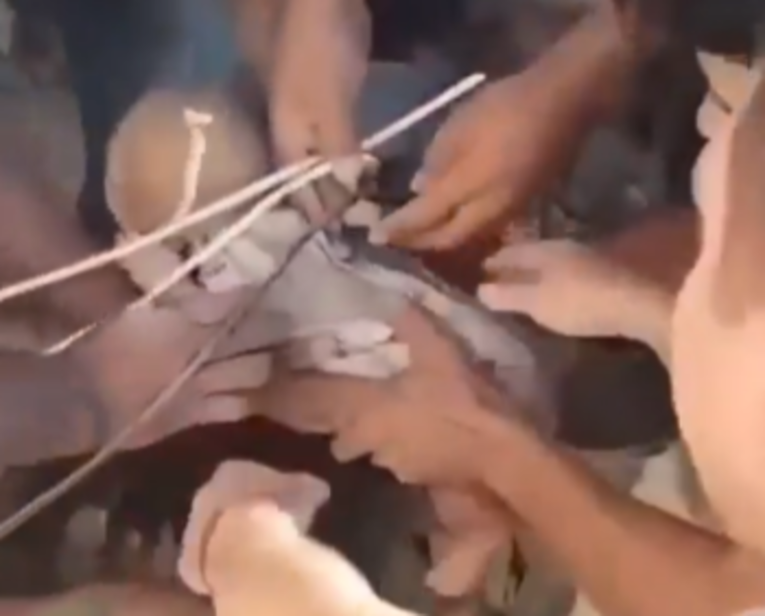 VIDEO Spasioci u Kolumbiji iz ruševina izvukli bebu
