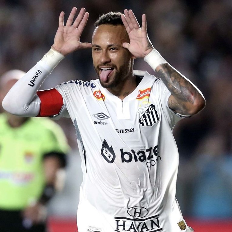 Neymar odlučio ostati u Brazilu. Potpisao je vrlo čudan ugovor