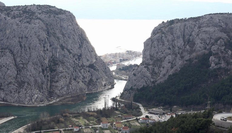 Na 3 mjeseca zatvorena dionica Radmanove mlinice - Kučiće u zaleđu Omiša