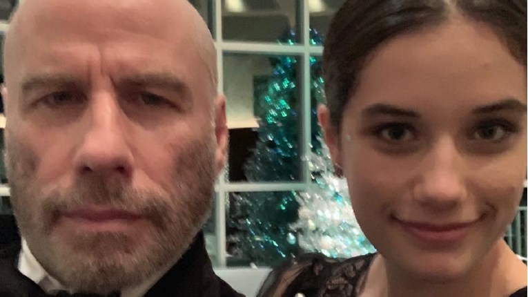 Travolta neutješan nakon smrti supruge, objavio dosad neviđene obiteljske fotografije