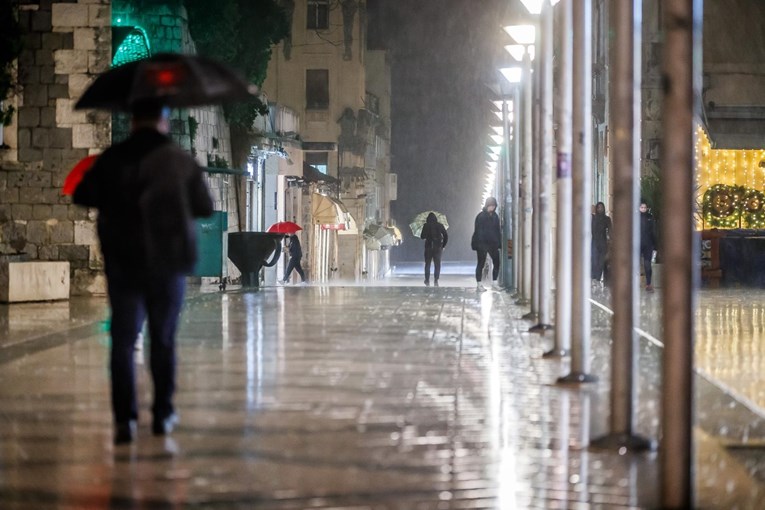 Stiže promjena. Za dio Hrvatske izdan žuti alarm zbog obilnih pljuskova i grmljavine