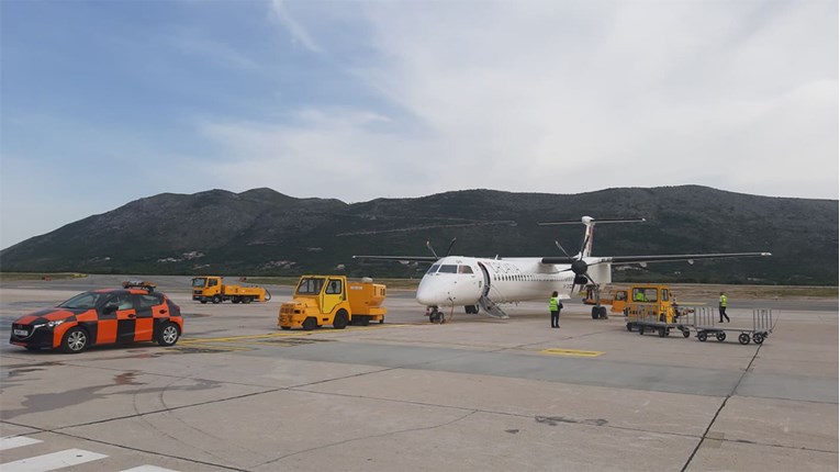 VIDEO U Dubrovnik sletio prvi avion iz Zagreba