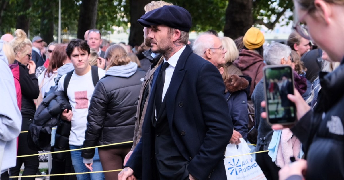 David Beckham u dva ujutro stao u veliki red kako bi odao posljednju počast kraljici