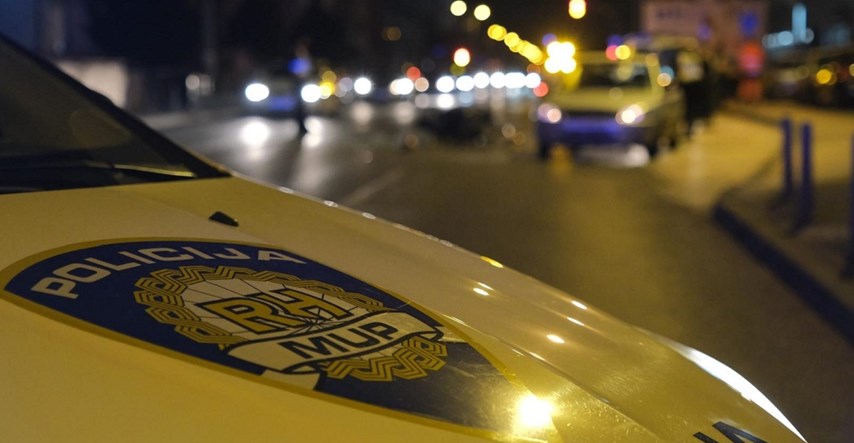 BMW-om prošao kroz crveno u Zagrebu i udario u kombi. Poginuo muškarac, 6 ozlijeđenih