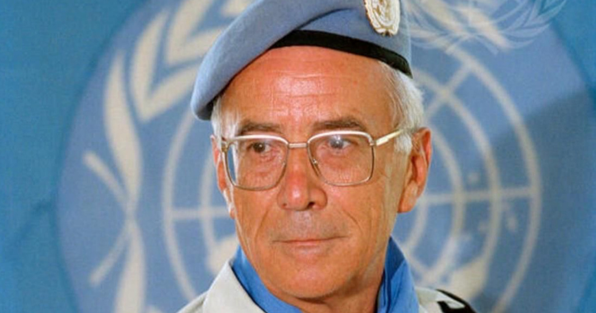 Umro francuski general koji je obećao zaštitu Srebrenici. Dogodio se genocid