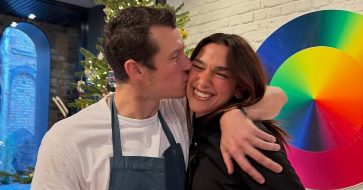 Dua Lipa u trapericama koje želimo. Pronašli smo slične