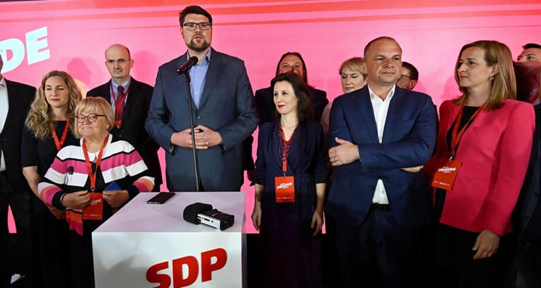 SDP se oglasio o objavi ustavnog suda, objavili fotomontažu Šeparovića