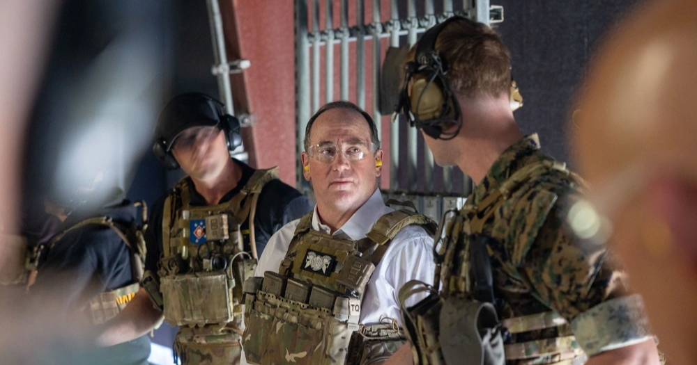 Trumpov čelnik mornarice napustio dužnost