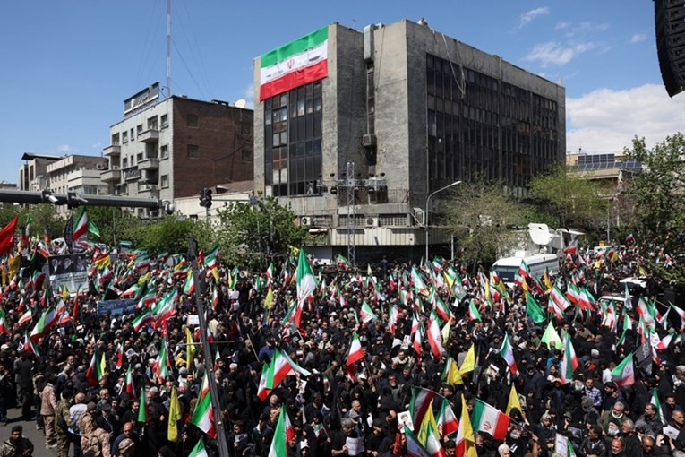 Komemoracija u Teheranu. Mnoštvo odalo počast ubijenom ajatolahu