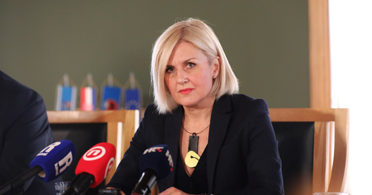 Netko je uzeo čokoladu sa stola riječke gradonačelnice. Ona ga prijavila povjereniku