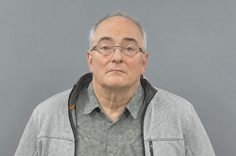 Bivši britanski inspektor seksualno zlostavljao muškarce u pritvoru. Osuđen je