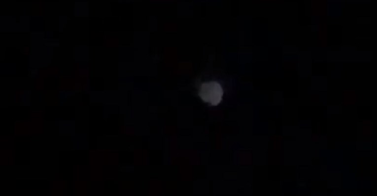 Žena snimila neobičnu svjetlost iznad Biokova, astronom objasnio o čemu se radi