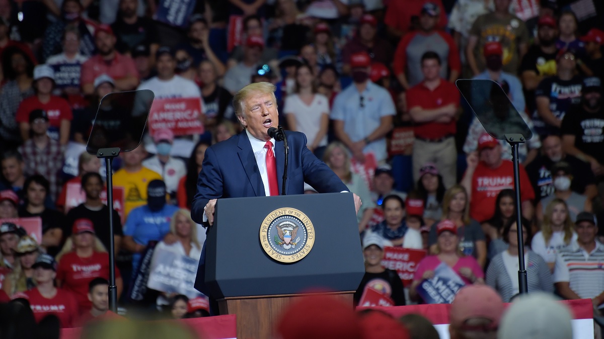 Trump: Imamo puno slučajeva korone jer previše testiramo. Smanjite testiranja