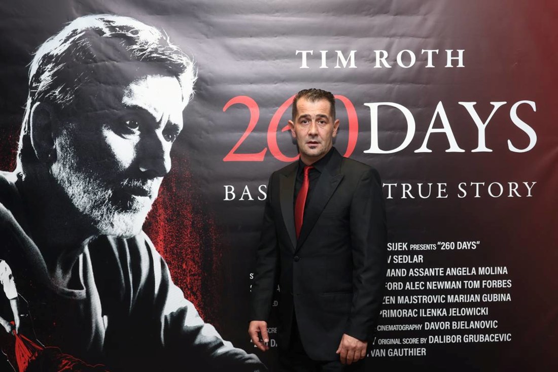 U Osijeku održana premijera Sedlarovog ratnog filma u kojem glumi Tim Roth