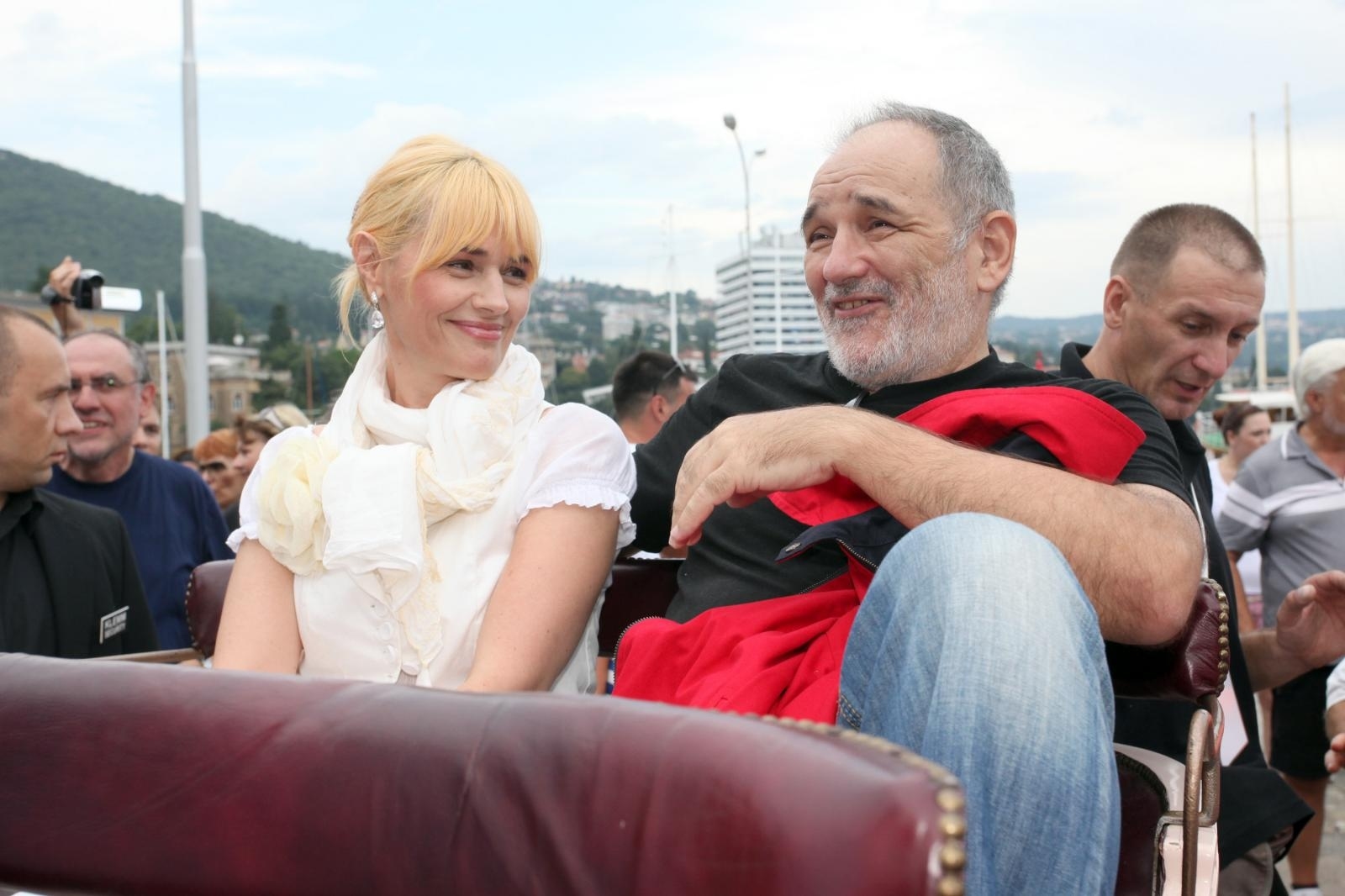 Shrvana Balaševićeva supruga Olivera javila se drhtavim glasom...