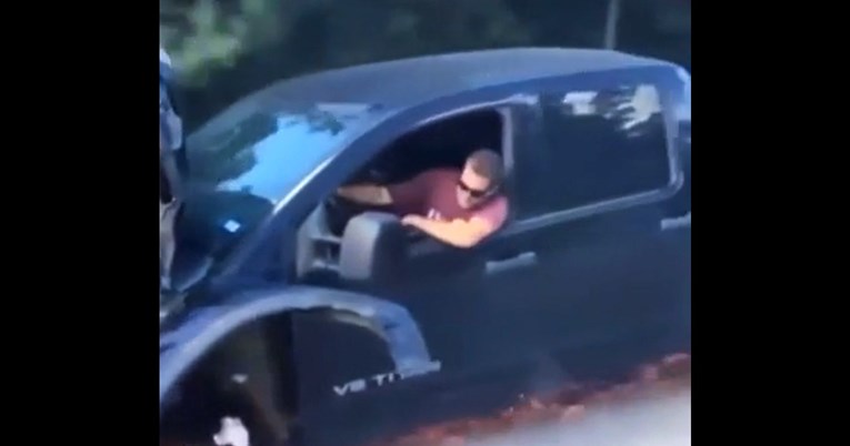 VIDEO Pogledajte što luđak vozi autocestom