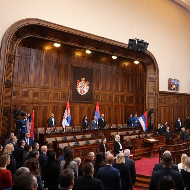 Vladajući i oporba se i danas svađaju na konstitutivnoj sjednici srpskog parlamenta