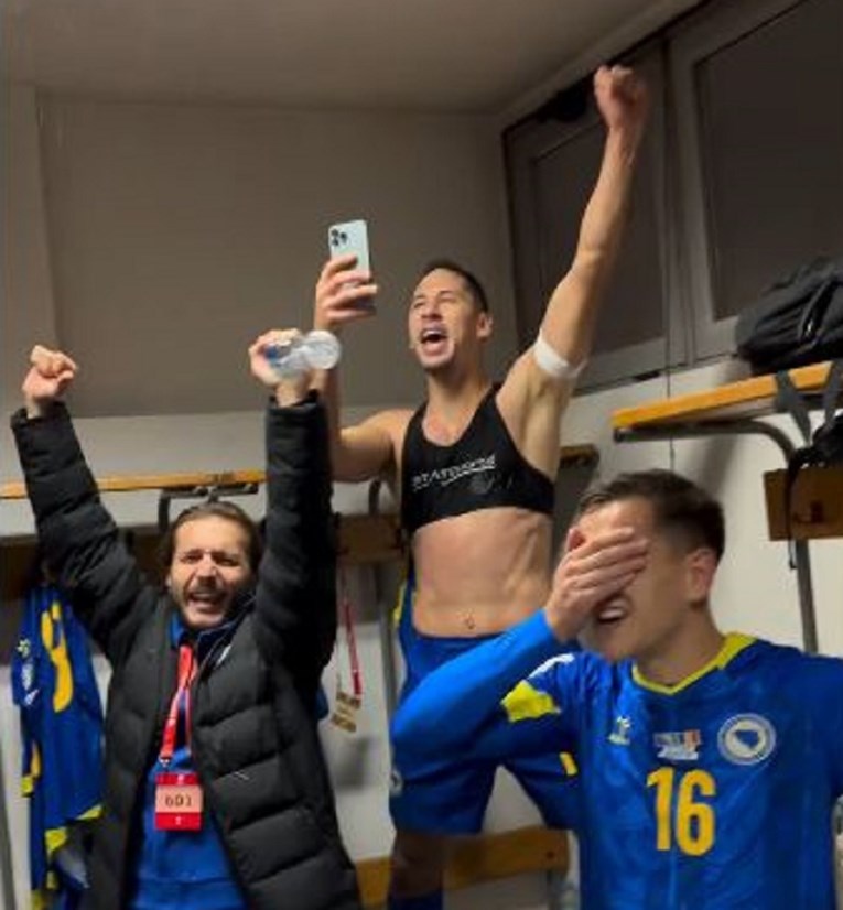 VIDEO Delirij u svlačionici BiH. Halida pjevaju bivši igrači Hajduka i Dinama