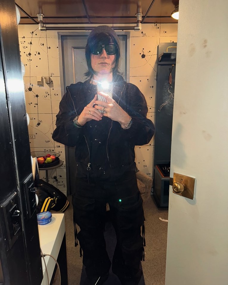 Ed Sheeran promijenio imidž pa začudio fanove: "Volim te, ali prestrašio si me"