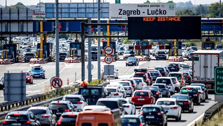 Nesreća kod Lučkog u smjeru Zagreba, ceste su negdje mokre i skliske