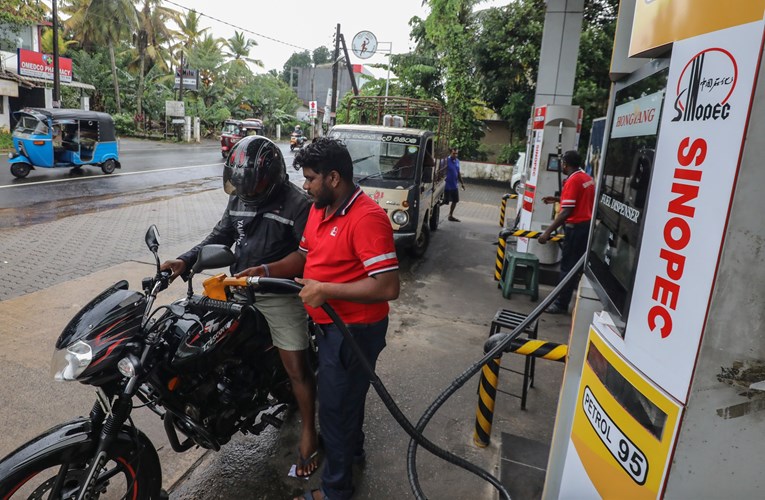 Šri Lanka zbog nestašice goriva uvodi neradnu srijedu
