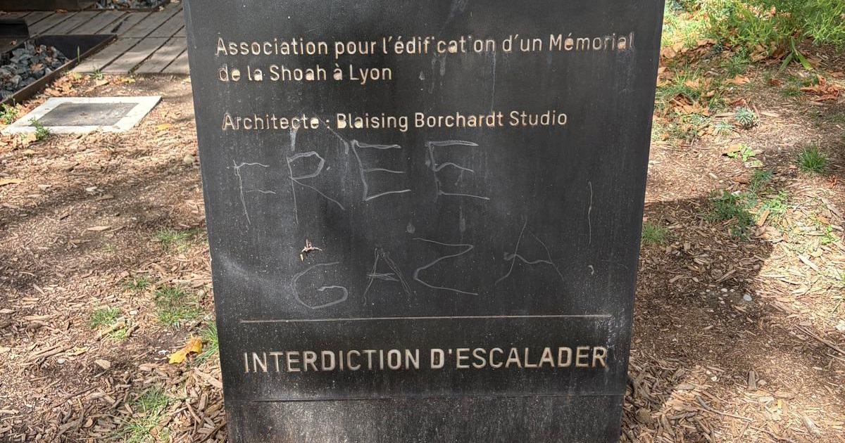 Francuski spomenik žrtvama Holokausta oskrnavljen natpisom "Slobodna Gaza"