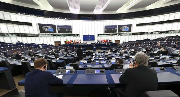 Europski parlament: SAD je u paktu s Australijom i UK-om, to nam je poziv na buđenje
