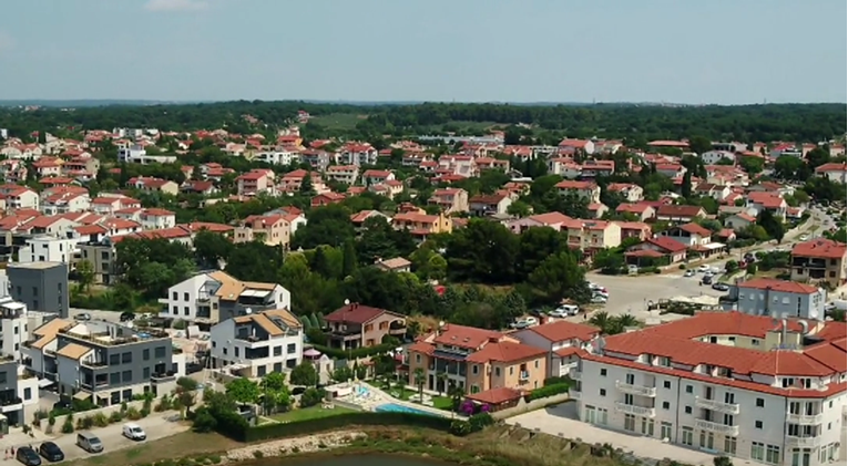 Medulin trpi posljedice masovnog turizma. "To su sve stranci, domaći nemaju ništa"