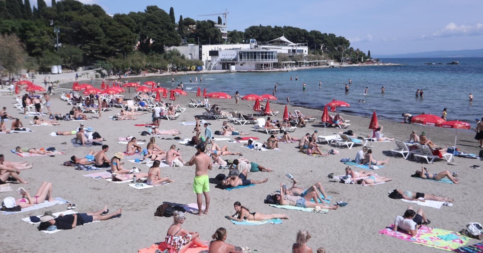 VIDEO Bačvice su danas izgledale kao da je sredina kolovoza