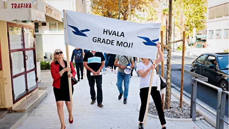 Gradsko vijeće Omiša sutra odlučuje o kampu zbog kojeg je organiziran prosvjed