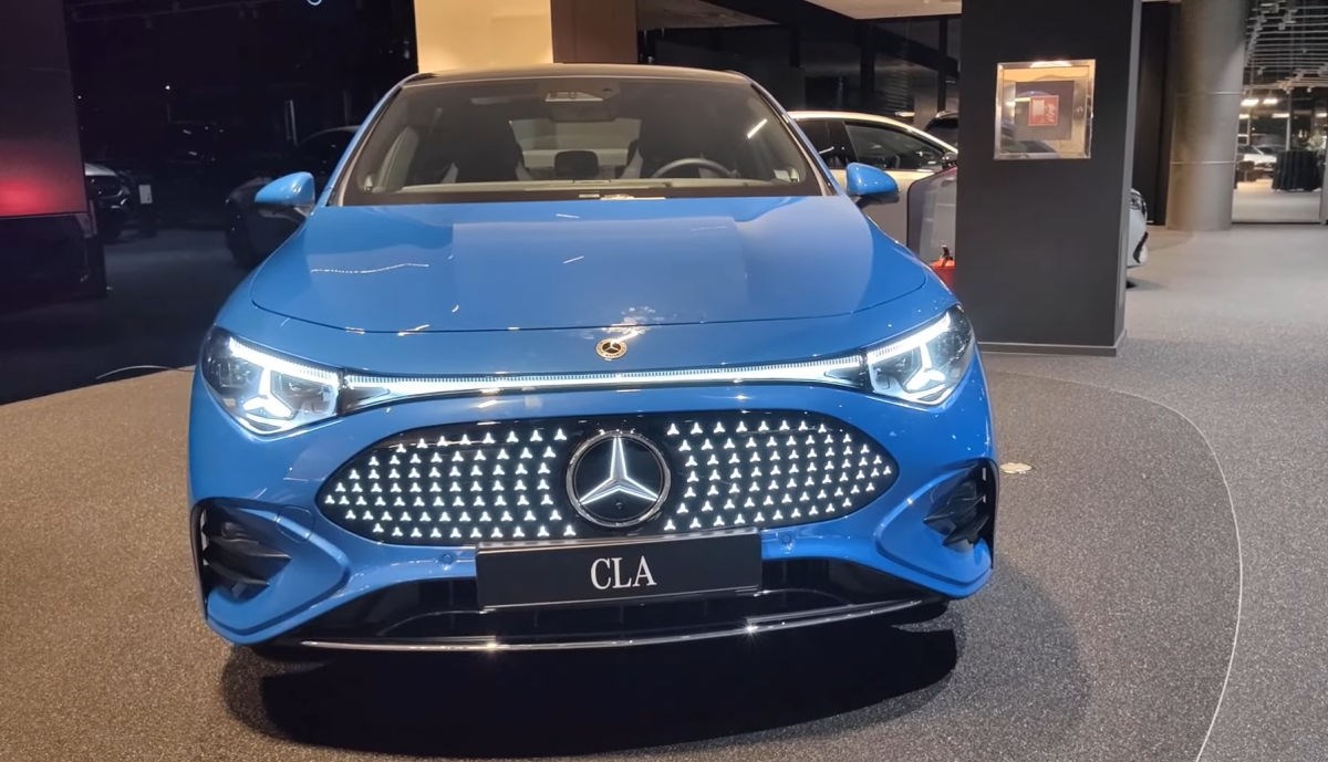 Neobičan broj šasije krasi novi Mercedes na Jankomiru. Razlog je jednostavan