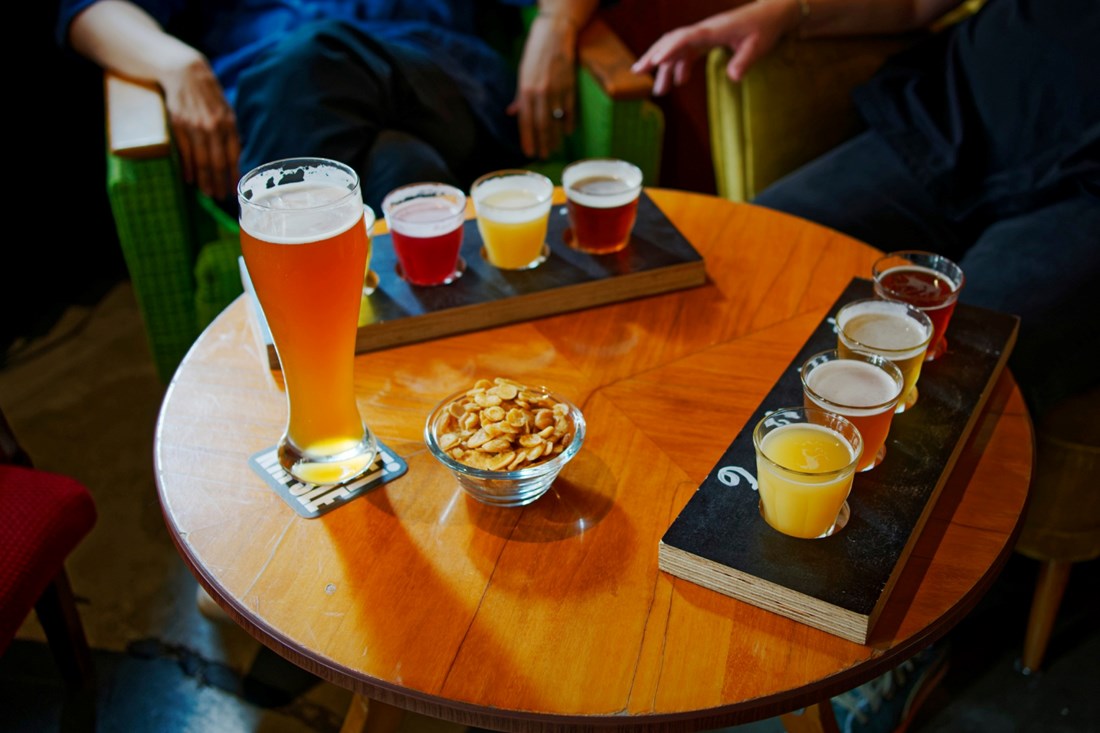 Jeste li primijetili da kafići uglavnom imaju okrugle stolove? Ovo je razlog