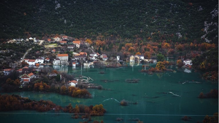 Poplava u Vrgorcu i sedmi dan. Mještani opisali kako izgleda borba s vodom