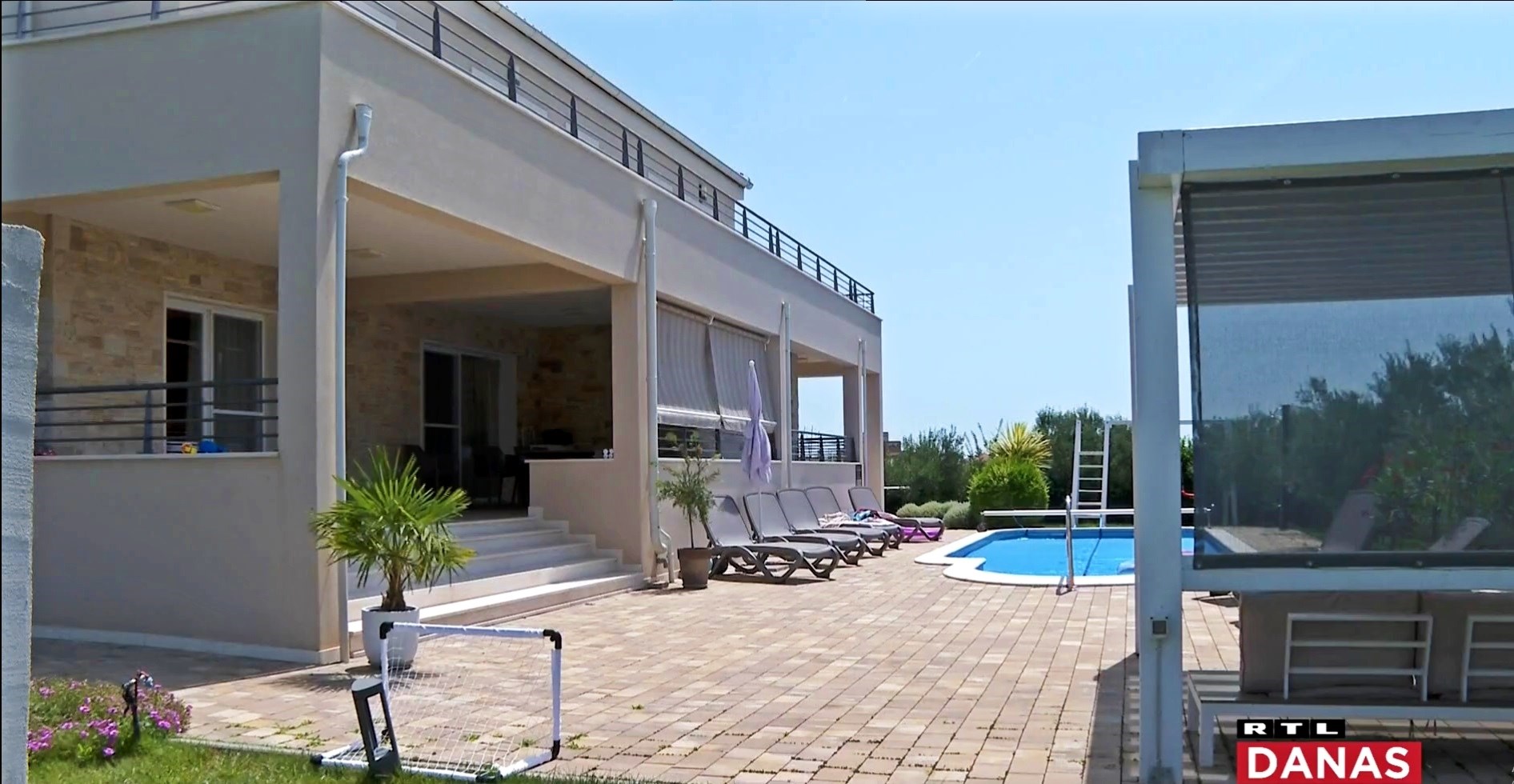 Kći HDZ-ovca na moru dobila zemlju za 12 kn po m2. Sad prodaje vilu za 750.000€