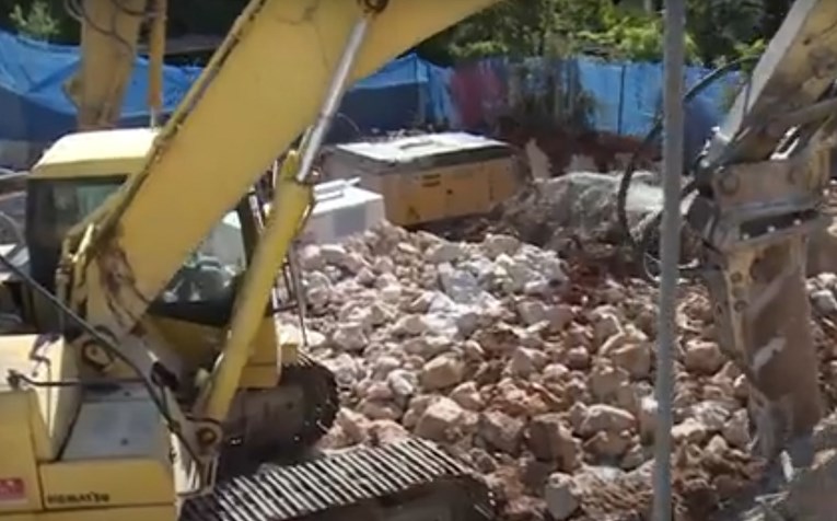 Novi incident na gradilištu u Dubrovniku, bager skoro probio u kuhinju žene