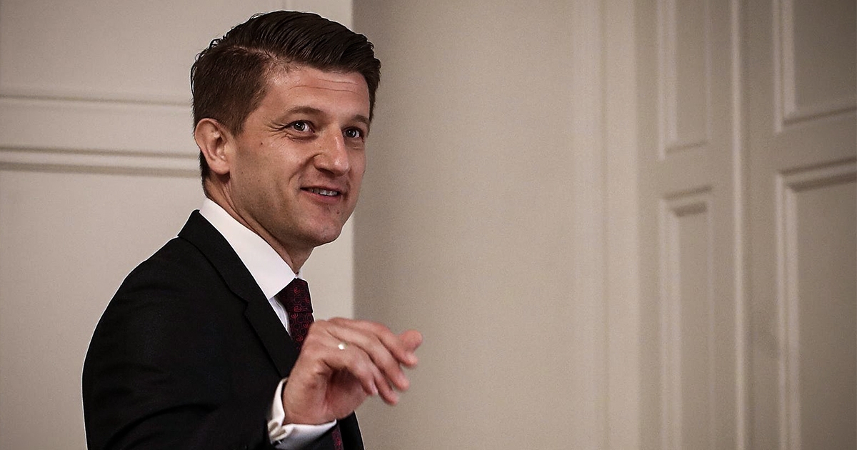 Marić dobio luksuzni smještaj za triput nižu cijenu. Njegovi izgovori vrijeđaju razum